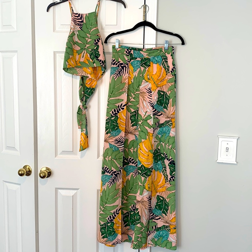 Two Piece Tropical Forever 21 Pant Set